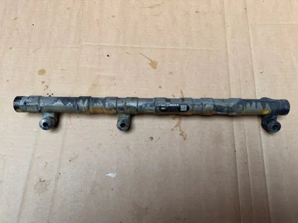 Rampe d'injection OEM 9G774 BA pour Ford F-Max Cargo 500 image 2