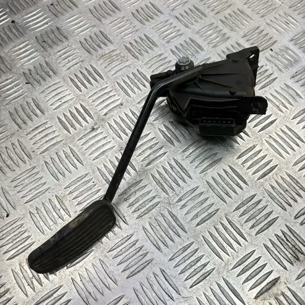 Potentiometri kaasupoljin OEM 30683519 XC90 I image 3