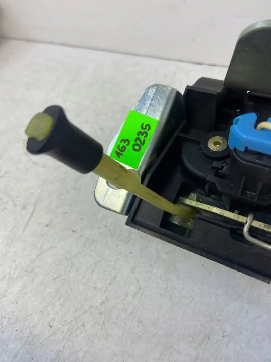 Fecho de porta-malas OEM A1637400235 para Mercedes ML W163 image 3