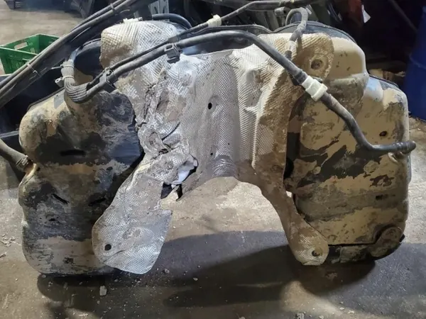 Tanque combustível Jeep Grand Cherokee 2017 OEM 04578812AF image 6
