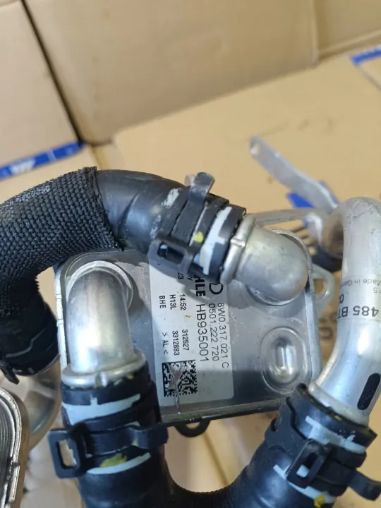 Refroidisseur d'huile d'occasion OEM 3123131222323372433 Porsche image 6
