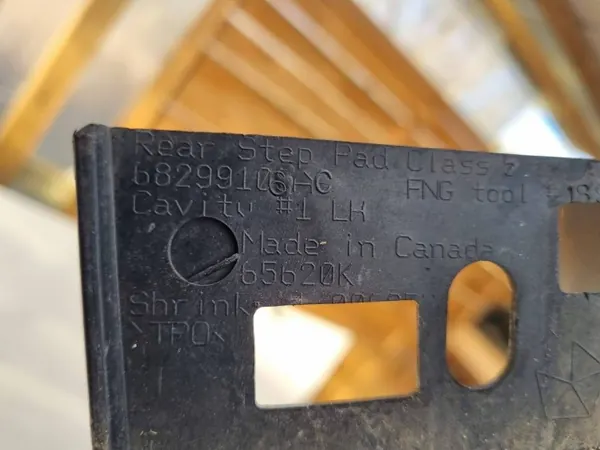 OEM 68299106AC Garniture Pare-chocs Arrière Gauche RAM image 6