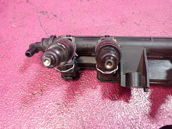 RENAULT CLIO II 98-05 1.2 Brandstofrail 7700108667 image 6