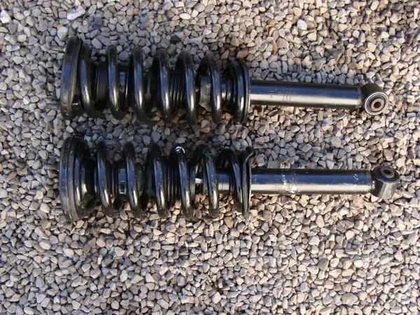 Fram Dämpare Set Mitsubishi Pajero image 3