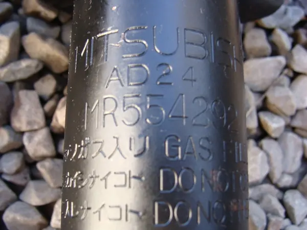 Fram Dämpare Set Mitsubishi Pajero image 4