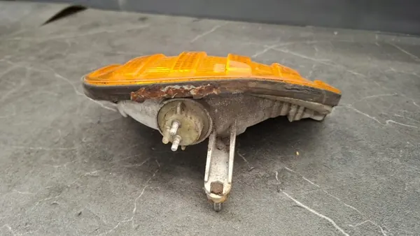 Mercedes Vito oikea etuvalo OEM KIERUNKOWSKAZ image 3