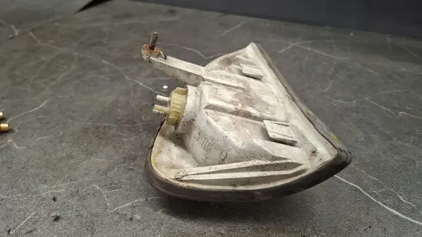 Mercedes Vito oikea etuvalo OEM KIERUNKOWSKAZ image 5