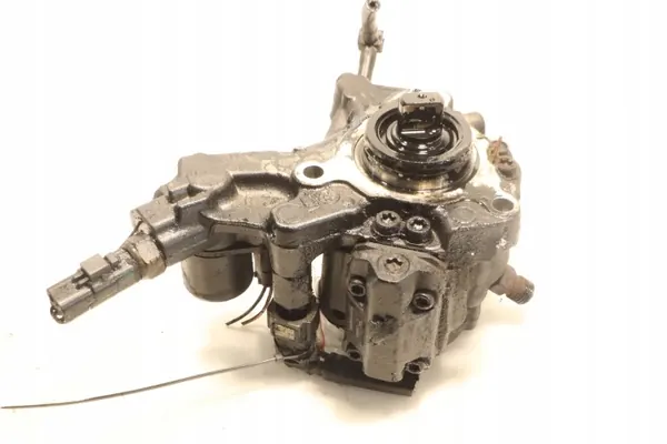 Injection Pump Peugeot 407 2.0 HDi Used image 2