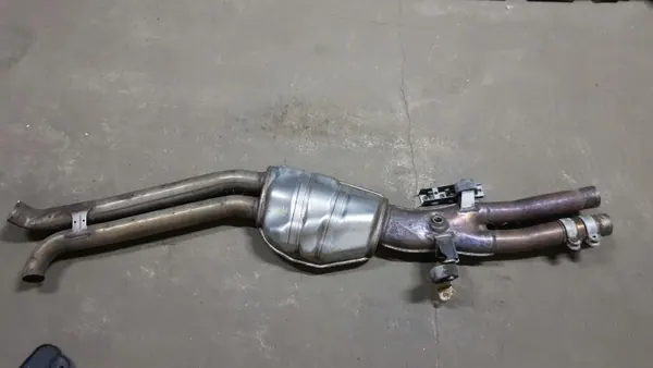 Audi Q5 8R Avgasljuddämpare OEM 8R0119C image 7