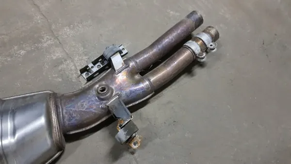 Audi Q5 8R Avgasljuddämpare OEM 8R0119C image 9