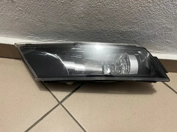 Halogenstrålkastare Fram Vänster OEM 3V0941699 Skoda Superb III image 2