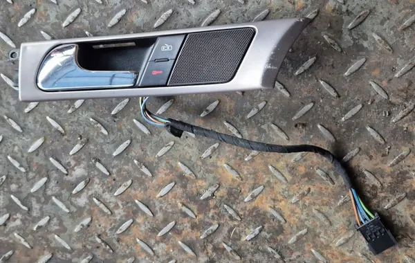 Poignée Porte Avant Gauche Audi A6 C5 OEM 4B837019 image 2