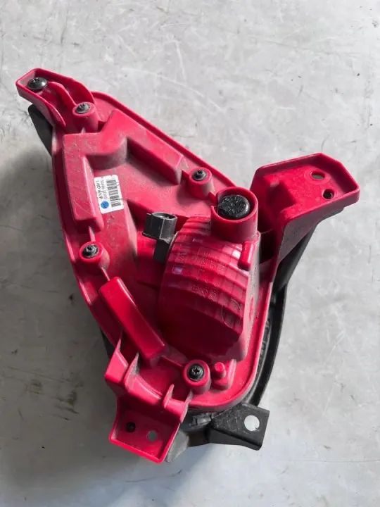 Takapuskarin valo oikea OEM 92406-J7300 Kia XCeed image 5