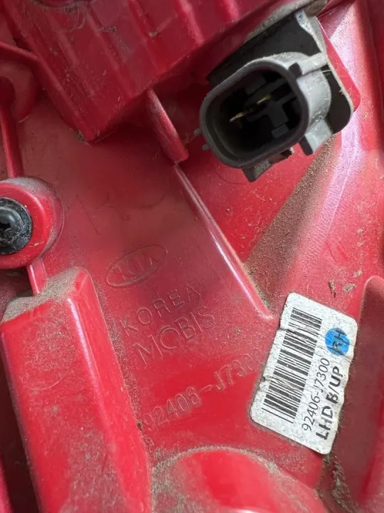 Takapuskarin valo oikea OEM 92406-J7300 Kia XCeed image 6