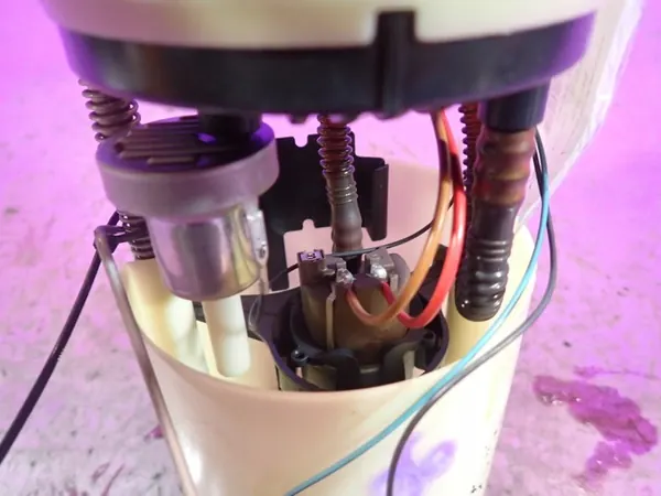 FIAT PANDA II 03-11 Bomba de Combustível 4 Pinos 46798695 image 3