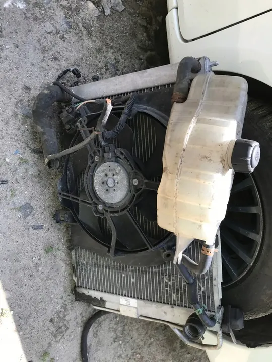 Condensador AC RENAULT CLIO III 1.5 DCI 8200688390 image 6