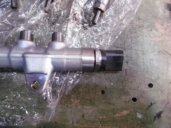 Capteur pression carburant OEM 0281006447 MINI COOPER F56 image 2