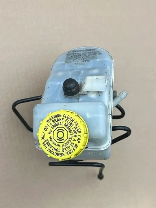 Remhoofdcilinder OEM 7E0611303B voor VW Transporter image 8