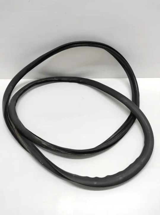 Porsche OEM 97051261100 baklucka gummipackning image 2
