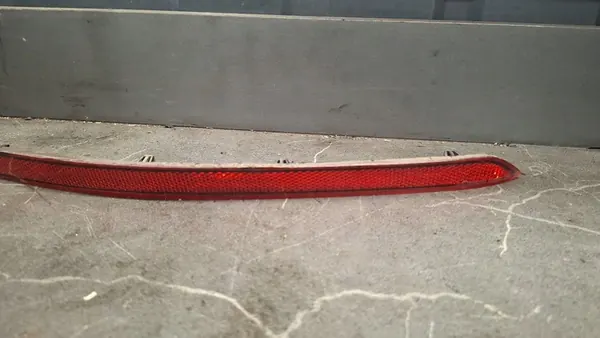 VW Passat B8 Takavalon Oikea 3G0945106D image 3