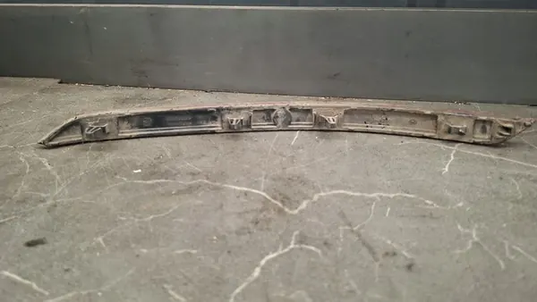 VW Passat B8 Takavalon Oikea 3G0945106D image 4