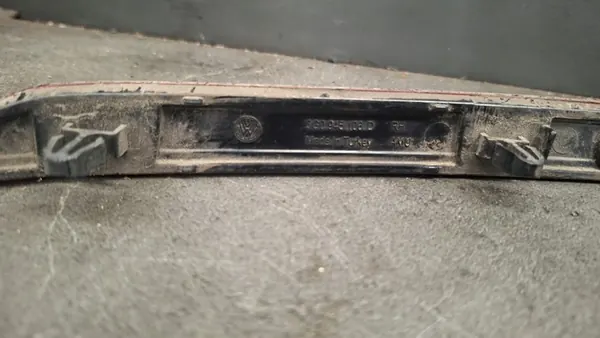 VW Passat B8 Takavalon Oikea 3G0945106D image 5