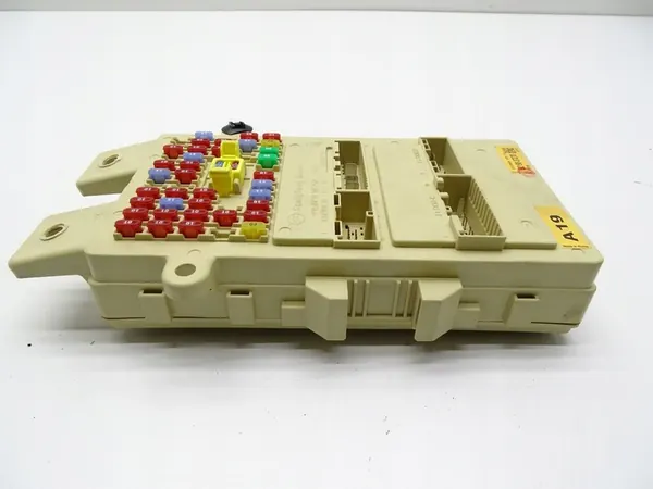 Módulo de Fusíveis Ssangyong Korando IV 82190-37270 image 2