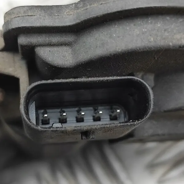 Mercedes-Benz A-Class Diesel uitlaatspruitstuk OEM A2139068601 image 5