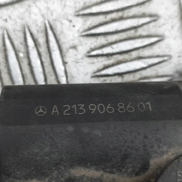 Mercedes-Benz A-Class Diesel uitlaatspruitstuk OEM A2139068601 image 6