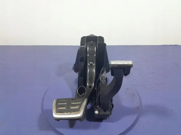 Skoda Octavia IV Kaasu Jarrupolkimet OEM 5Q1723058CF image 3