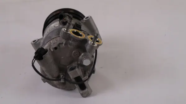 Volvo V90 2.0 D4 Airco Compressor OEM 31469966 image 3