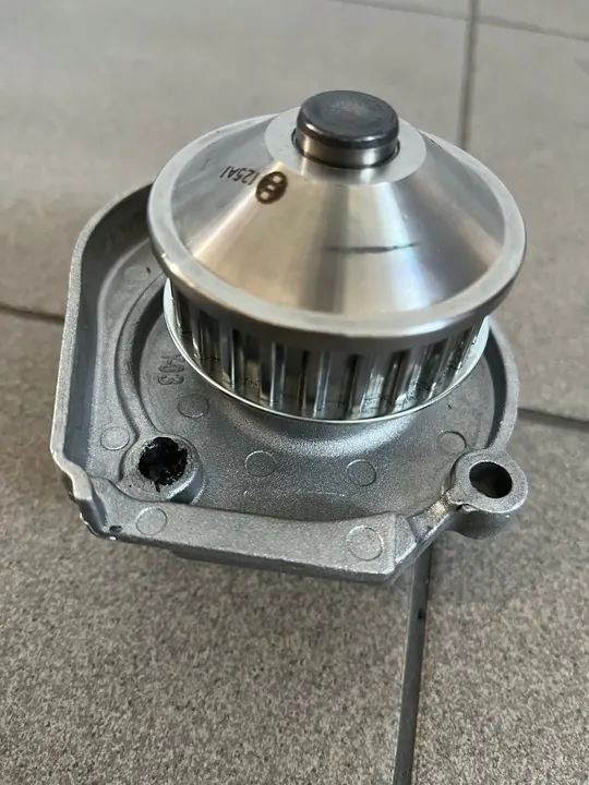 Bosch Vattenpump, motor kylning image 2