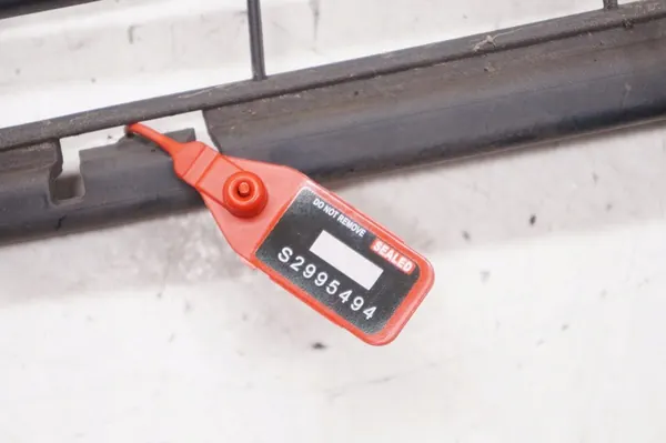 VOLVO V50 I S40 II Front Bumper Grille 30744911 image 4