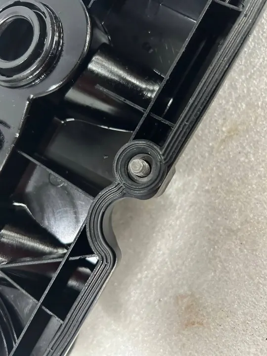Venttiilikansi 2.0 TDI OEM 03L103469AE Audi Skoda VW image 5