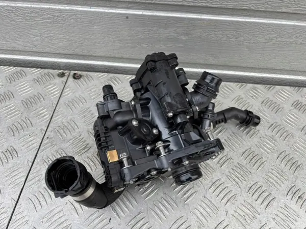 BMW X2 Termostaatti OEM 61047209 1.5 Bensiini image 3
