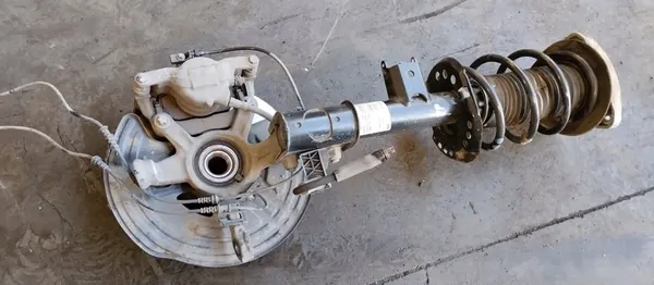 Höger Främre McPherson Fjädring Mercedes B-Klass W246 image 7