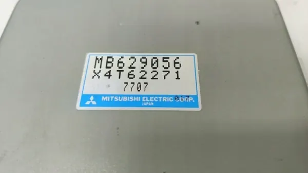 Module de contrôle suspension air Mitsubishi OE 7707 image 7