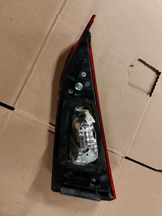 LUZ TRASERA MAZDA 3 BM SEDÁN EUROPA 13-17 image 10