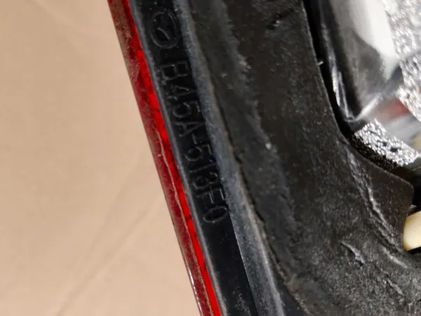 LUZ TRASERA MAZDA 3 BM SEDÁN EUROPA 13-17 image 7