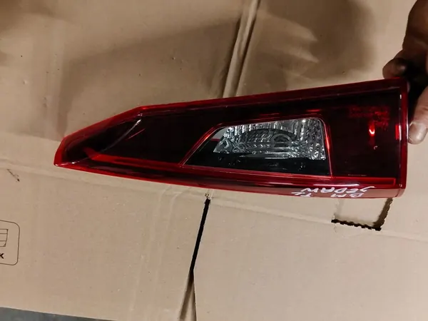 LUZ TRASERA MAZDA 3 BM SEDÁN EUROPA 13-17 image 8