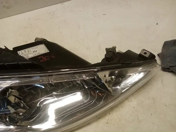 TYC 20-6155-05-2 Farol image 10