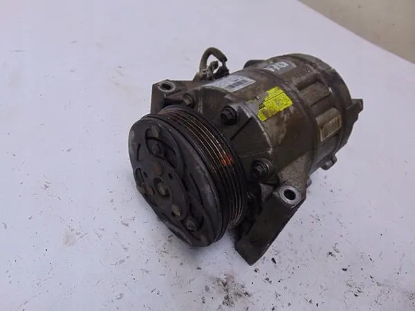 AC-kompressori Volvo V70 III 2.4 D5 36011309 image 3