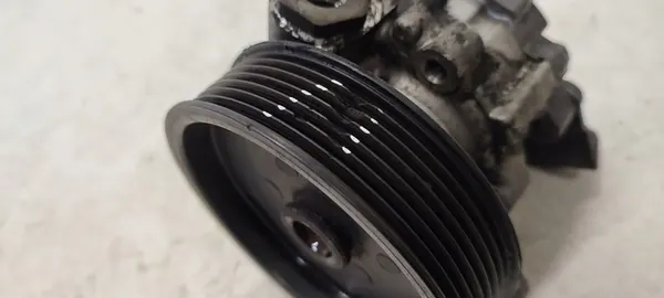 E-KLASA W211 3.0 CDI - Servostyrningspump A0044664201 image 4