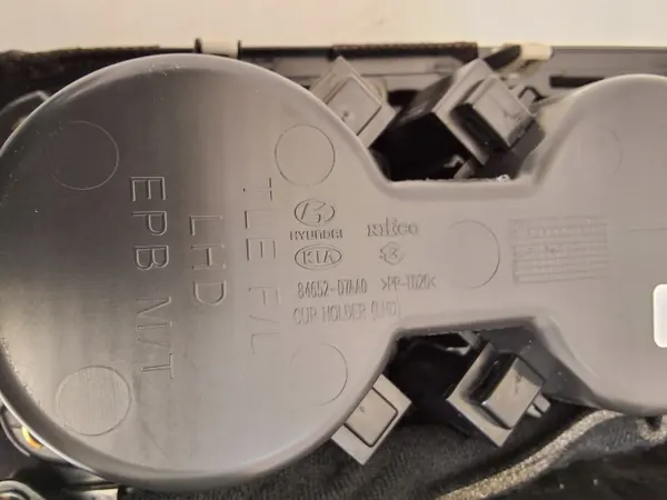 Painel console central Hyundai Tucson III OEM 84651-D7AA0 image 7