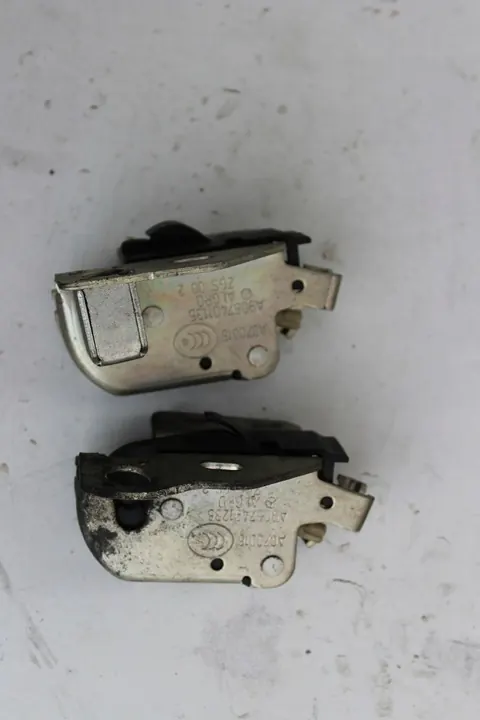 Bakdörrslås Mercedes Sprinter VW Crafter A9067401235 image 3