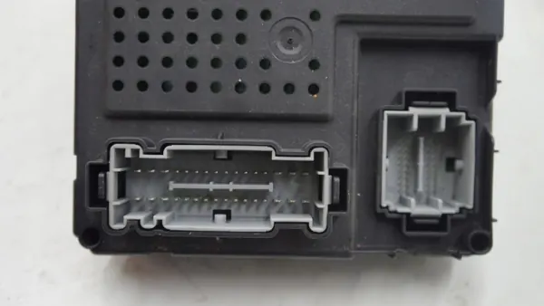 Módulo CEM Volvo OEM 30682981 para V70 II, S60 I, XC70, S80 image 3