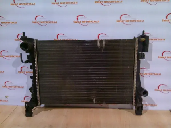 Radiateur d'eau Opel Adam 13R OEM 13399870 image 2