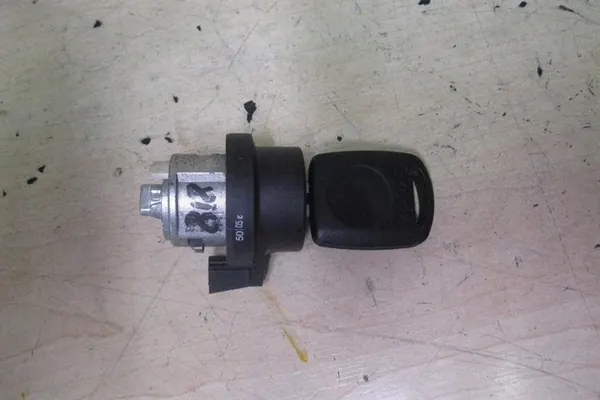 Interruptor de Ignição SKODA OCTAVIA II 2007 8E0905855A image 2