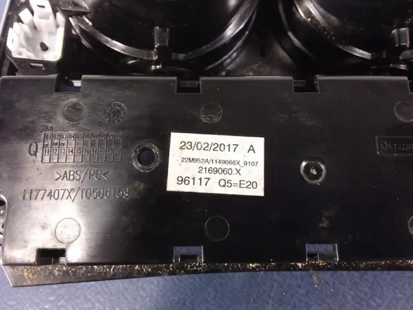 Mercedes S-klasse W222 tunnelventilatierooster OEM A2228300354 image 3