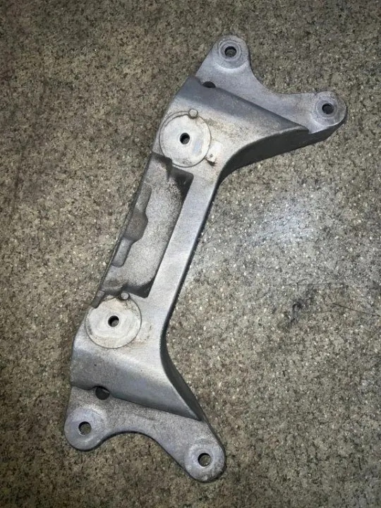 Support de boîte BMW ENAC46000 pour Série 1 F20 1.6L image 2